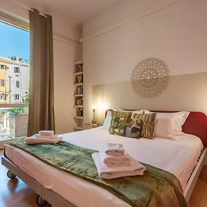 Oasis Centre Apartment
